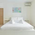 Hostly-The Happya Charme Suite